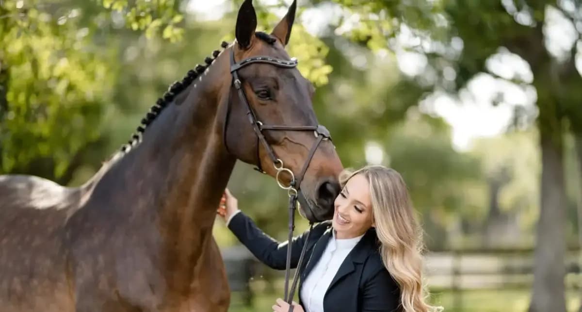 Vermifuger son cheval en 2026 : Calendrier, résistance et importance de la coproscopie